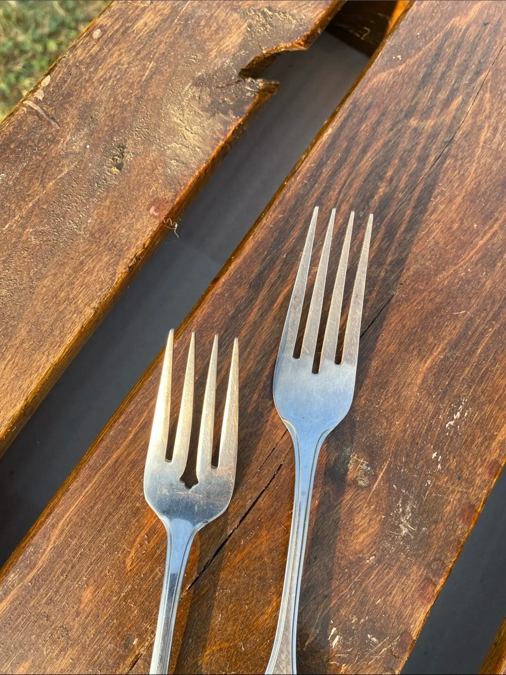 Vintage Rogers Stainless Korea Fiddle-Back Dinner/Salad Forks - Set of 2 MCM